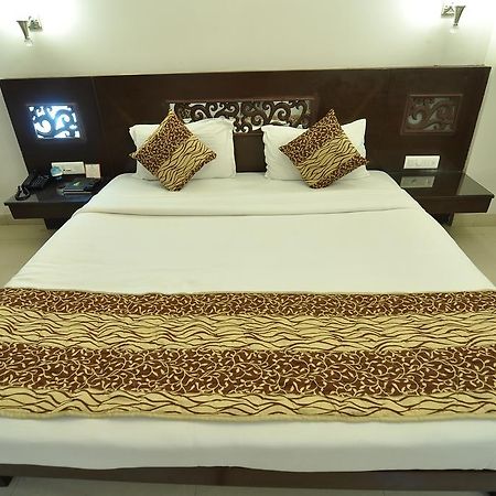 Hotel Venkatesh International Rāipur Buitenkant foto