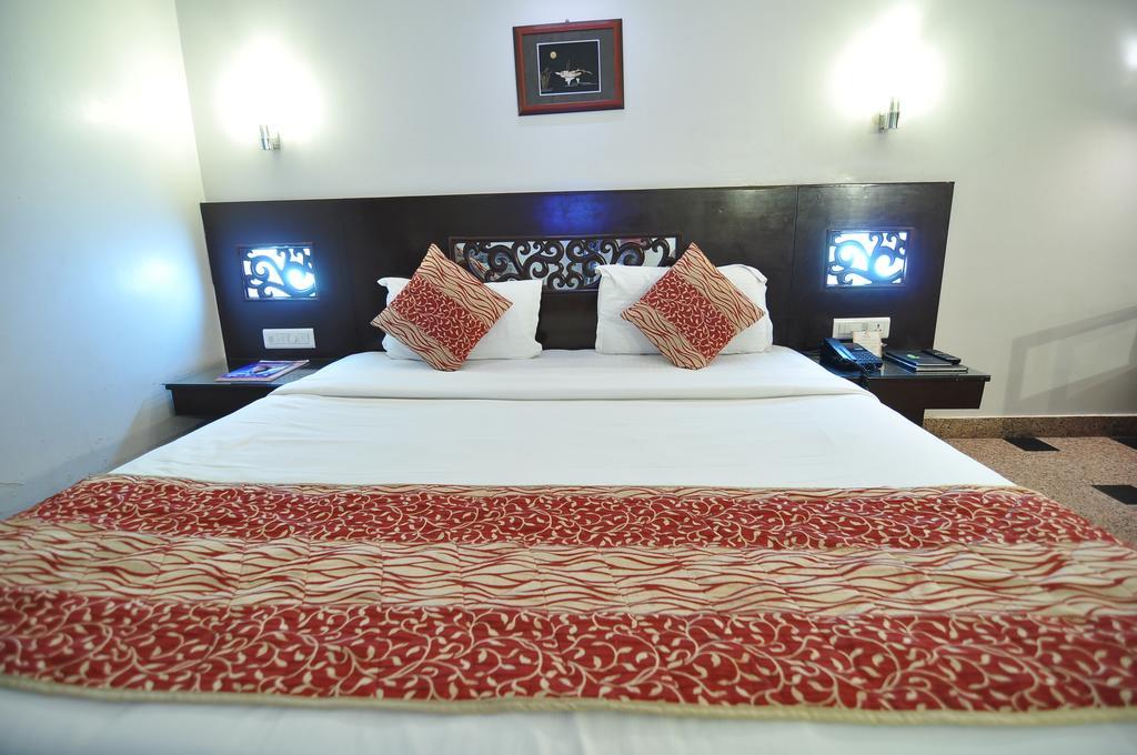 Hotel Venkatesh International Rāipur Buitenkant foto