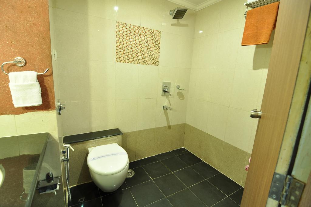 Hotel Venkatesh International Rāipur Kamer foto