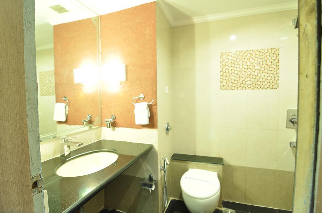 Hotel Venkatesh International Rāipur Kamer foto