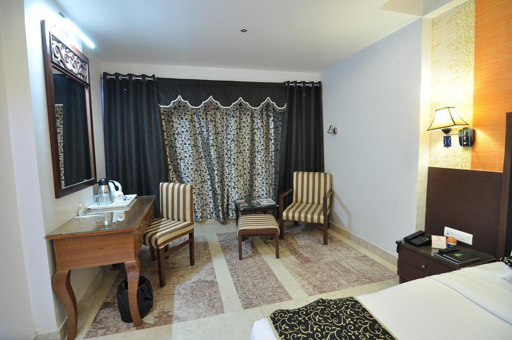 Hotel Venkatesh International Rāipur Kamer foto