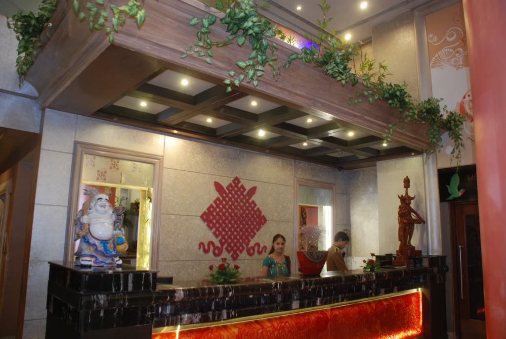 Hotel Venkatesh International Rāipur Buitenkant foto