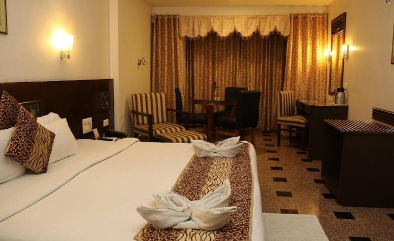 Hotel Venkatesh International Rāipur Buitenkant foto