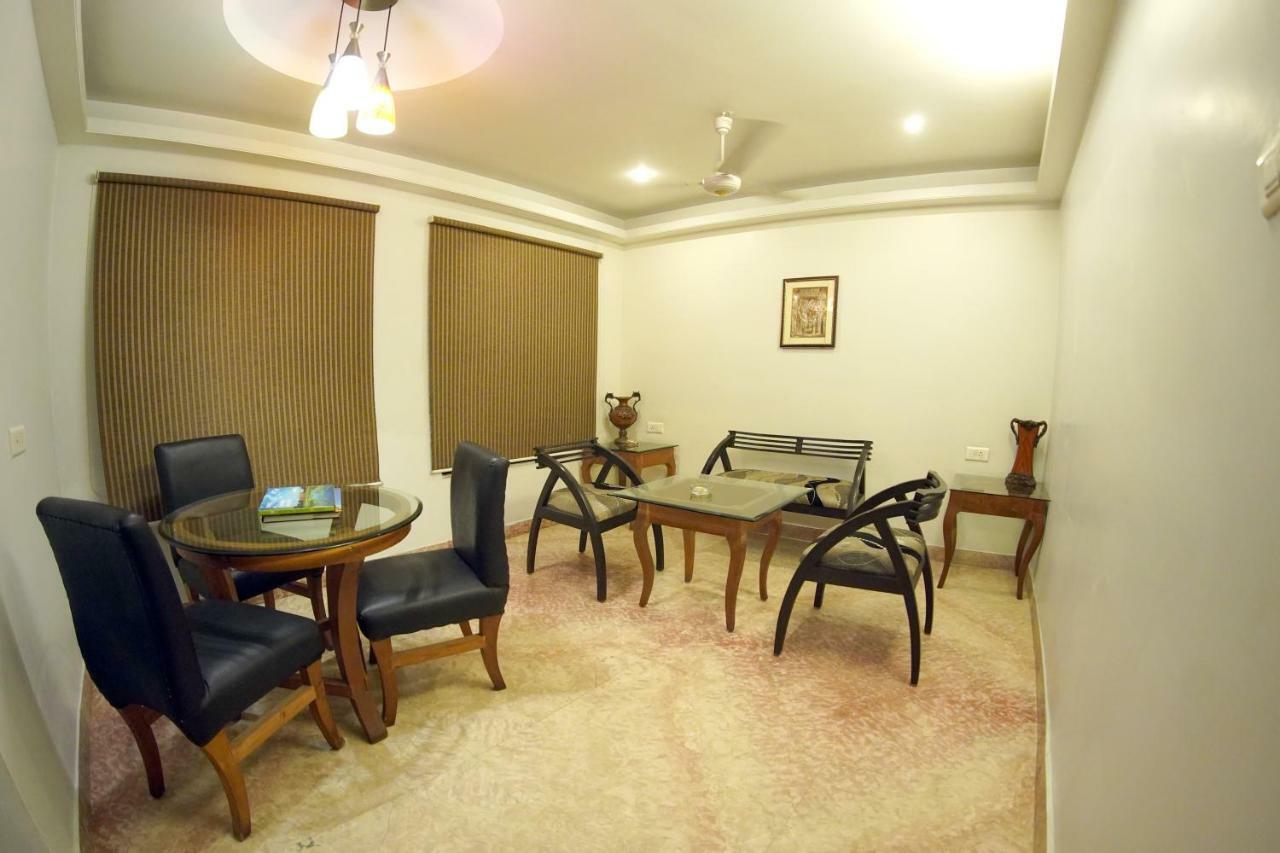 Hotel Venkatesh International Rāipur Buitenkant foto