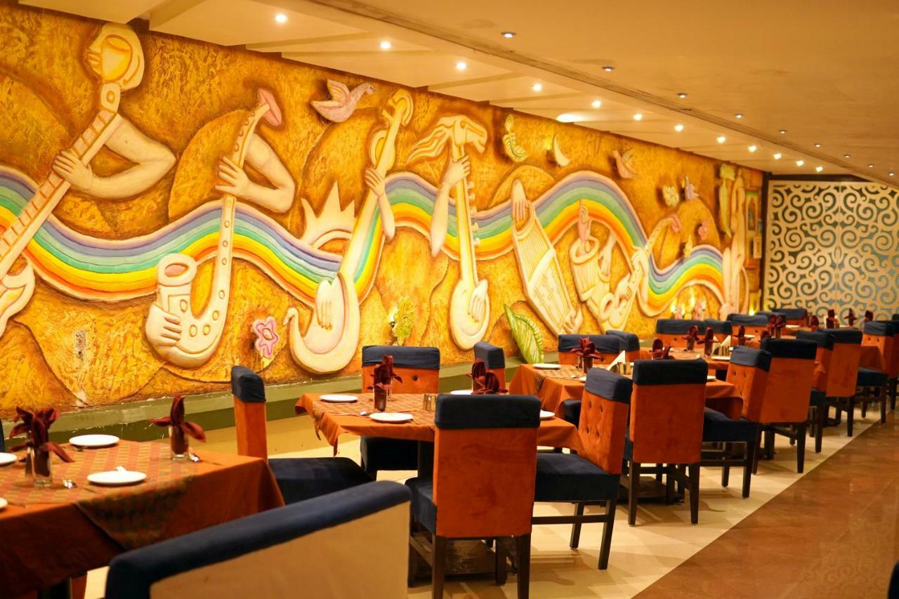 Hotel Venkatesh International Rāipur Buitenkant foto